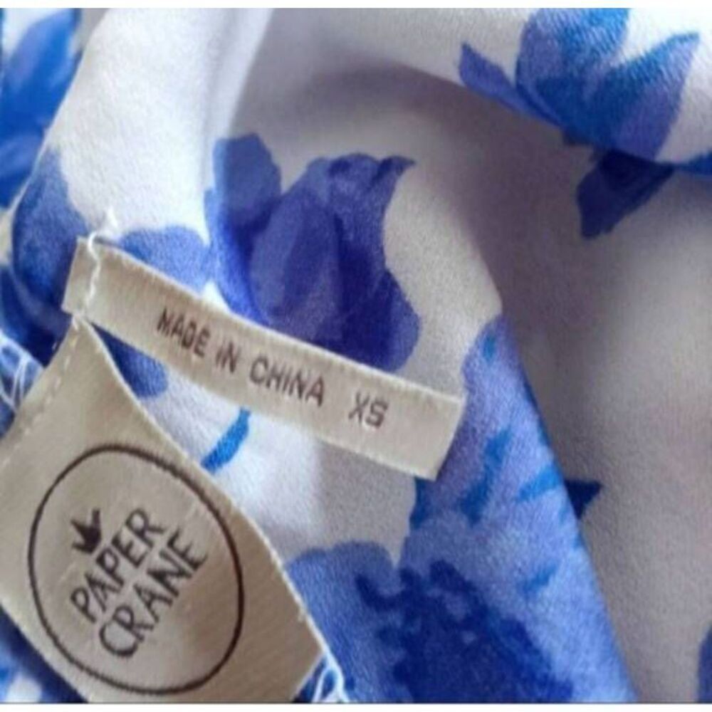 PAPER CRANE WHITE & BLUE FLORAL CAMI SZ.XS EUC. - Picture 6 of 6